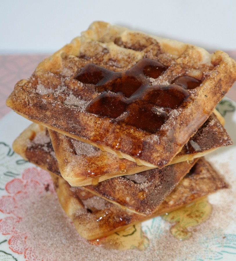 https://www.familyfunjournal.com/wp-content/uploads/2015/08/cinnamon-toast-waffles-syrup-813x900.jpg